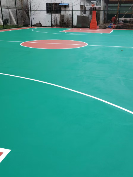 埇桥 球场长期使用易出现地面开裂